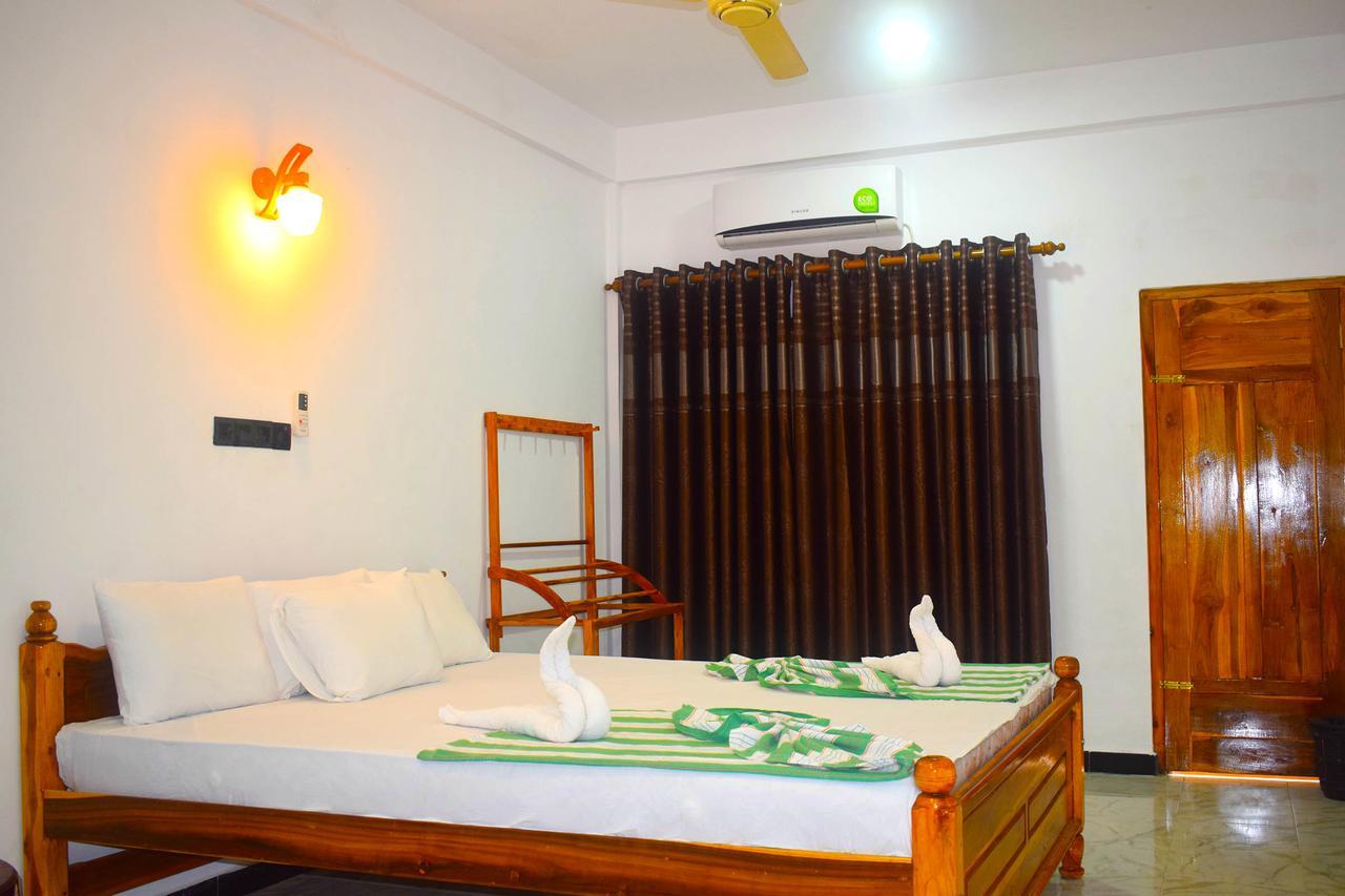 Palm Beach Resort By Yosha Guest Trincomalee Exterior photo